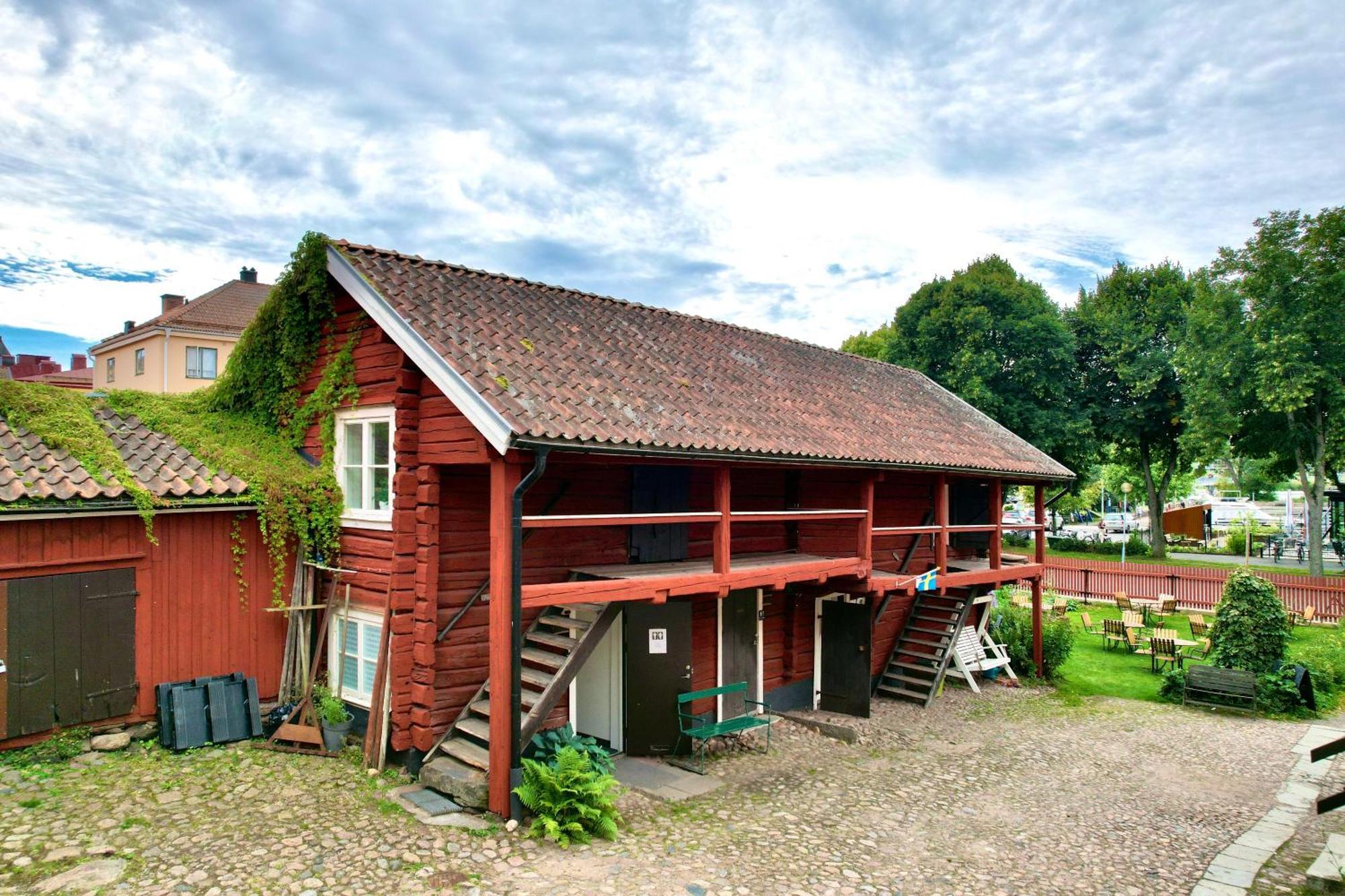 Stf Hostel Mariestad Bagian luar foto